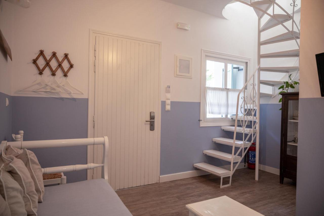 Odyssey Suites Poros Town Exterior foto