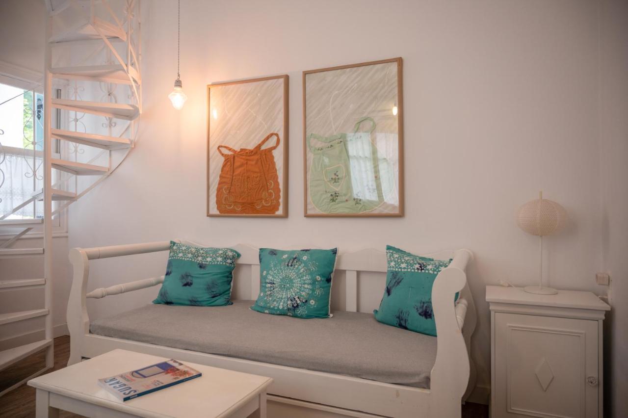 Odyssey Suites Poros Town Exterior foto